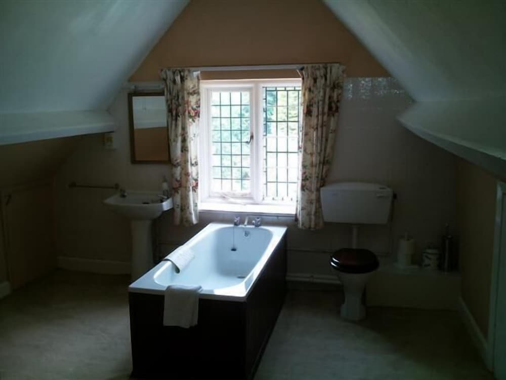 Hunters Inn 50/50