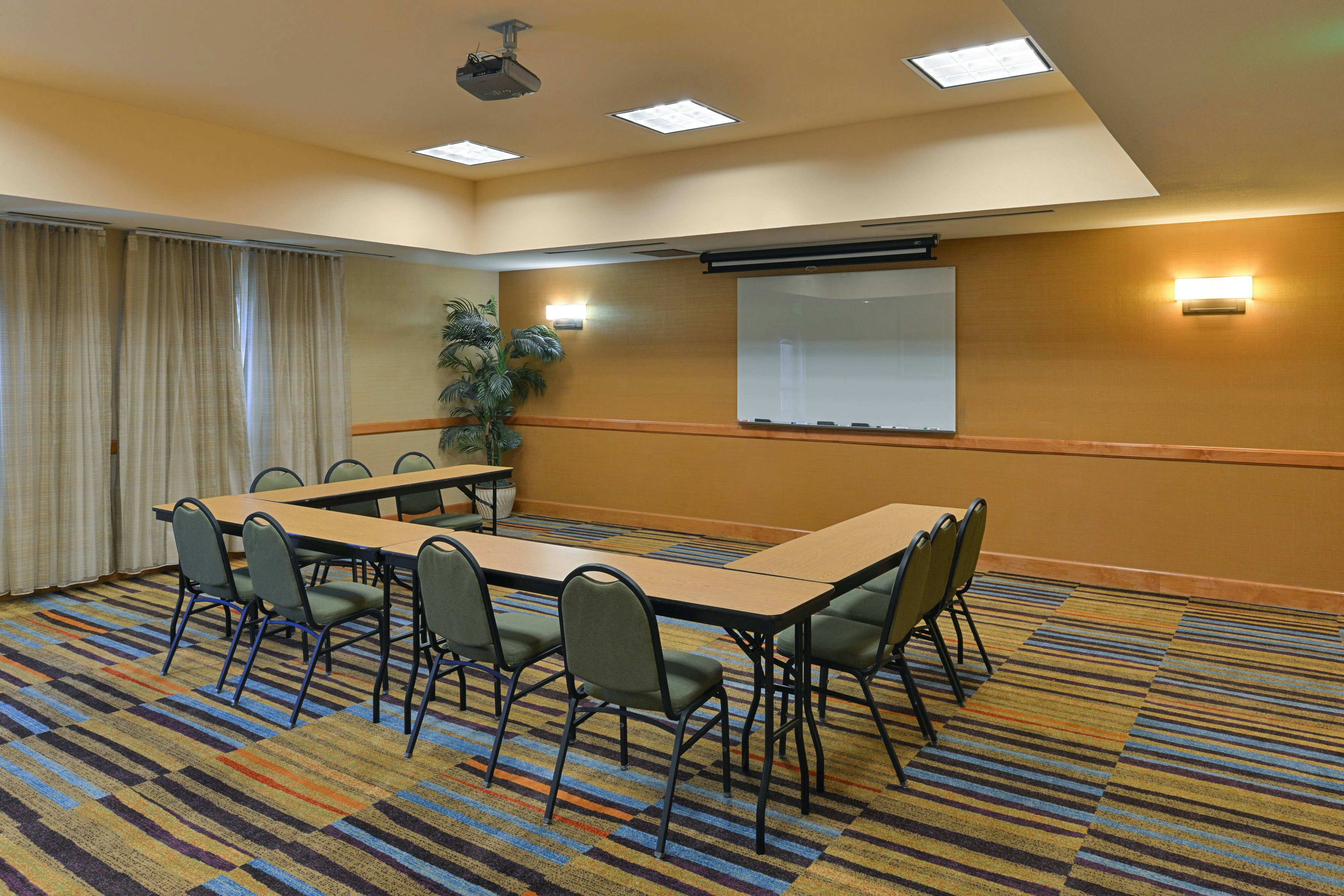 Fairfield Inn Suites Sacramento Elk Grove 12/13
