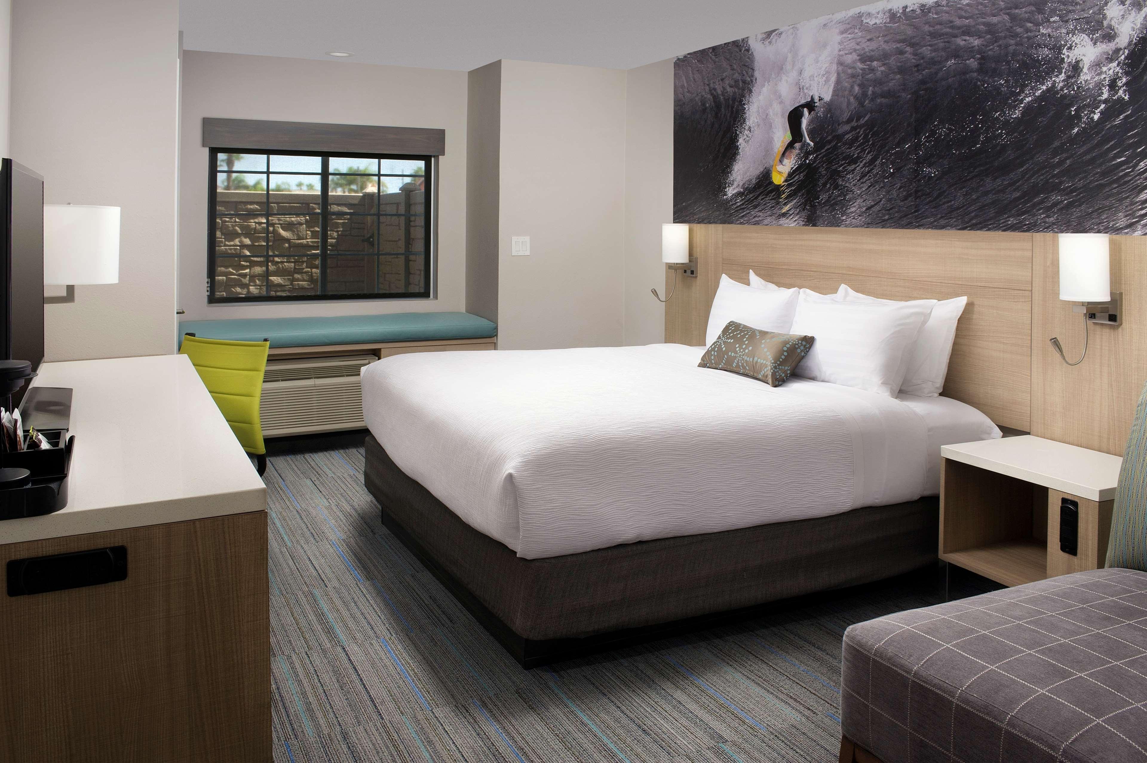 Suite, King Bed