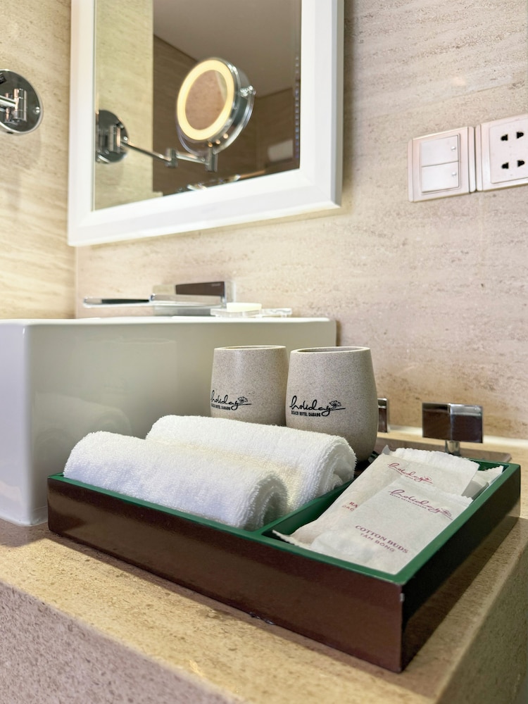 جناح جونيور بسرير مزدوج بإطلالة على البحر بحوض استحمام، Holiday Beach Hotel Danang 3/10