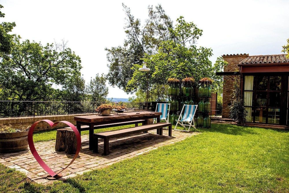 Castello Di Granarola 216/228