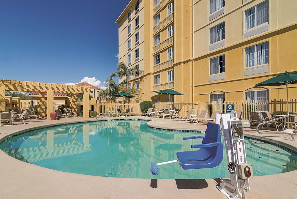 La Quinta Inn And Suites By Wyndham Phoenix Mesa West 1/56