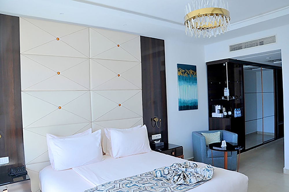 Garden View Room with Relaxing Pool
