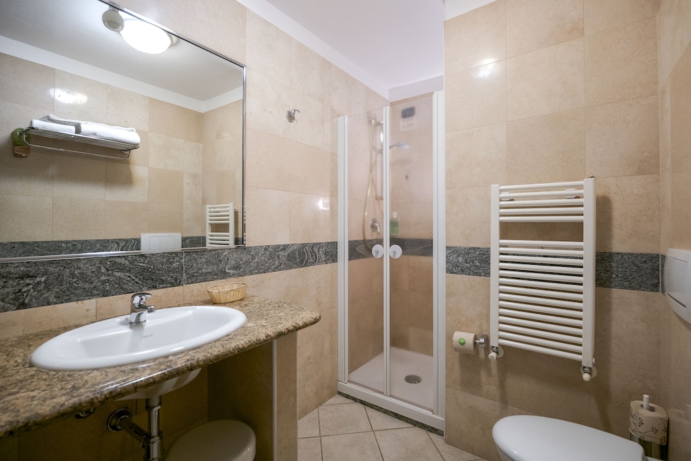 Hotel Ungheria Varese 1946 44/50