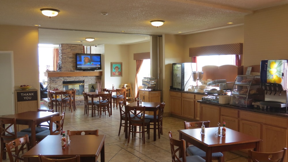 Baymont Inn & Suites by Wyndham Holbrook 58/67