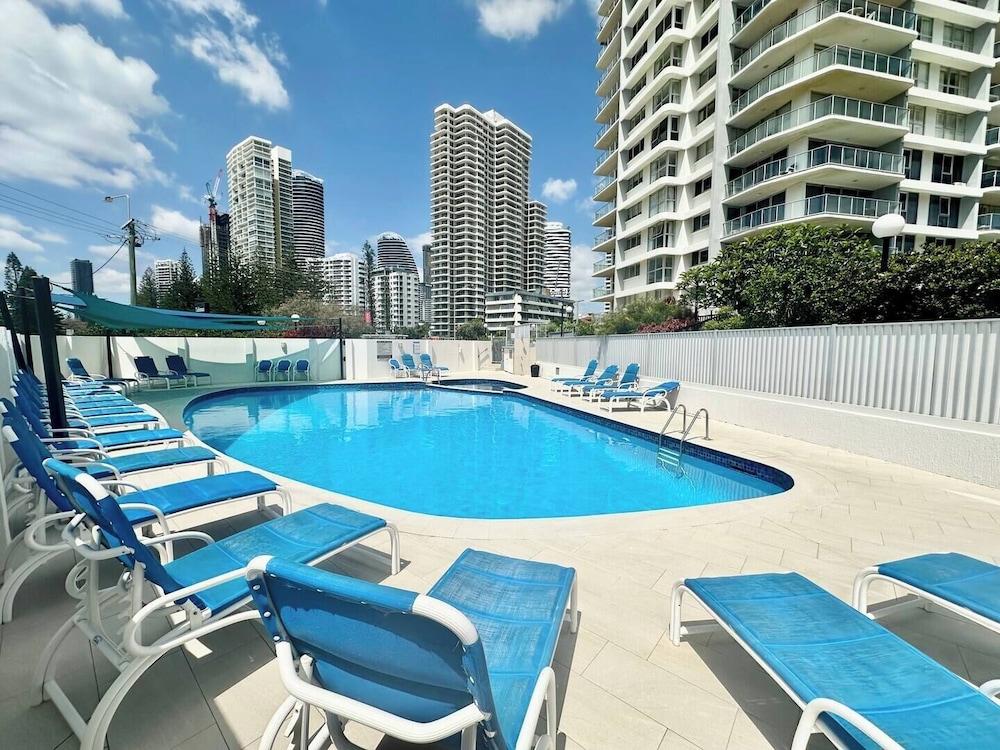 Talisman Apartments 71/75