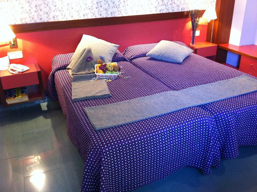 Hotel Jardin de Aranjuez 19/23