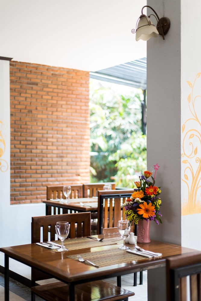 RATANA HOTEL CHIANG MAI 9/49