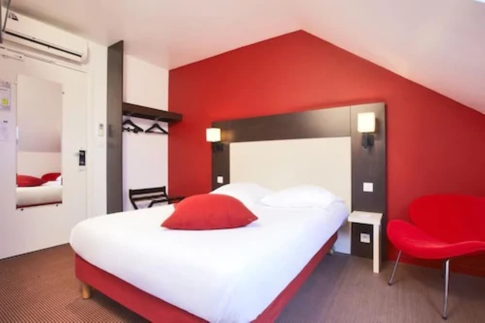 Kyriad Rouen Nord Mont St Aignan 22/63
