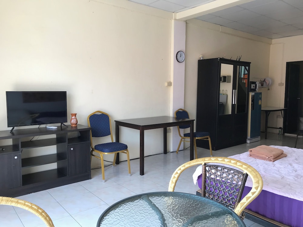 Artem's Guesthouse 27/39