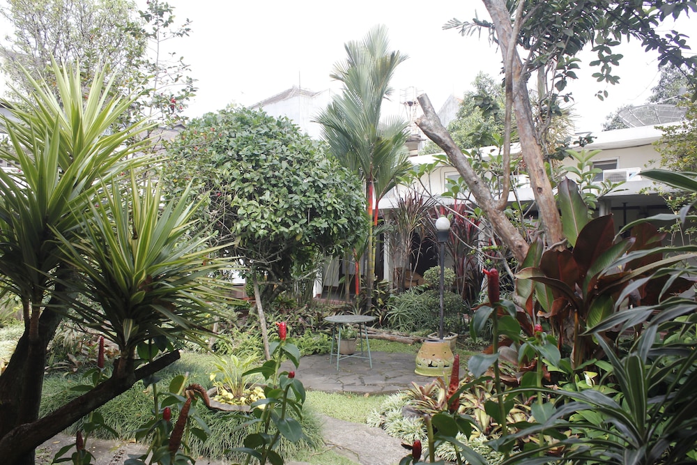 Hotel Bumi Asih 61/64