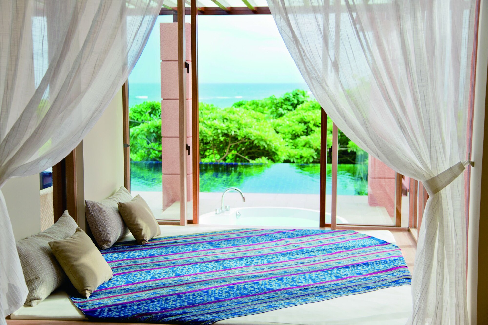 1 BEDROOM, SUITE, VILLA