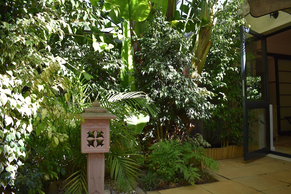 Paradiso Guesthouse 43/49