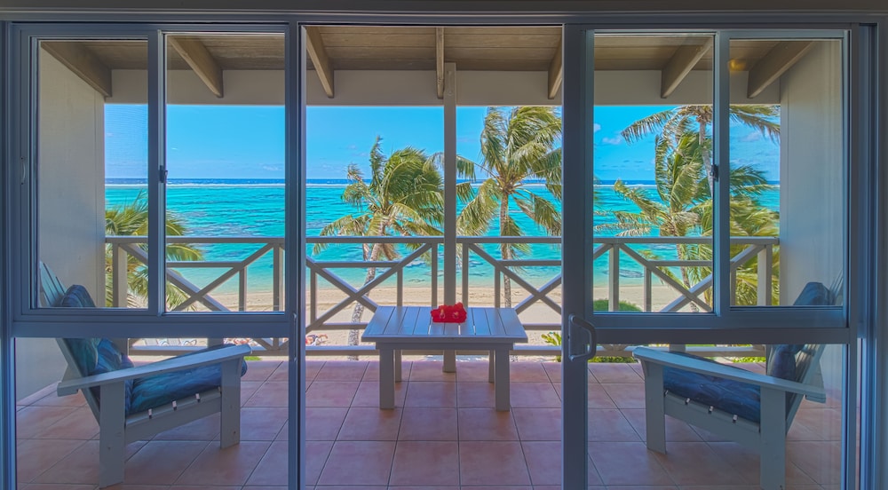 Moana Sands Beachfront Hotel 42/58