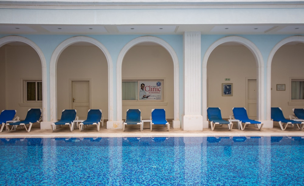 swimming pool spa