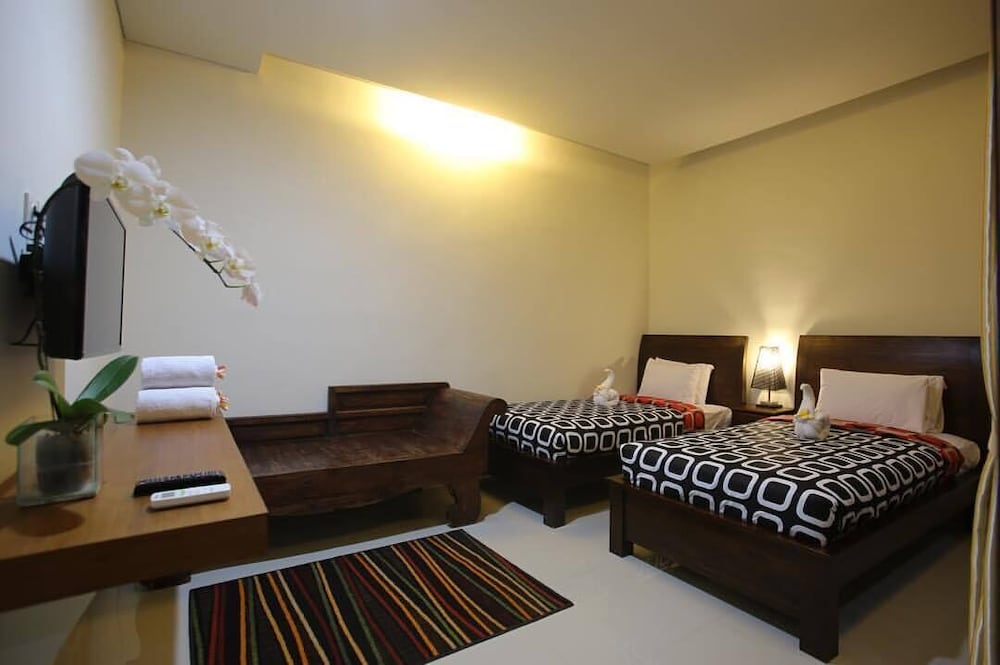 Rai House Sanur 13/40