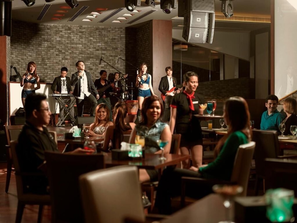 Ramee Rose Hotel 51/54
