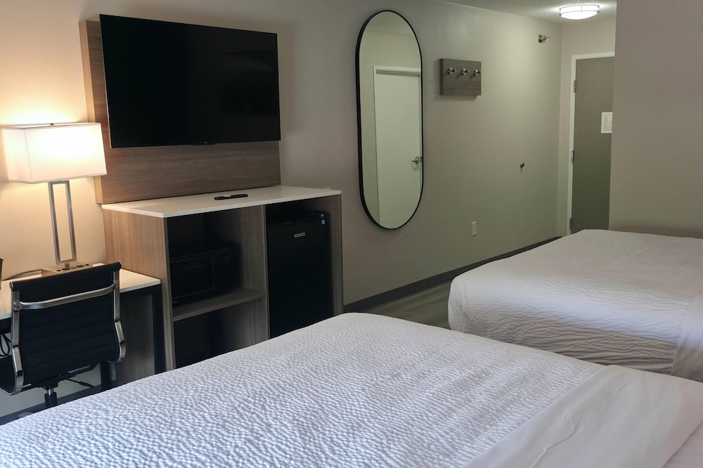 Baymont by Wyndham Louisville Southwest 19/34