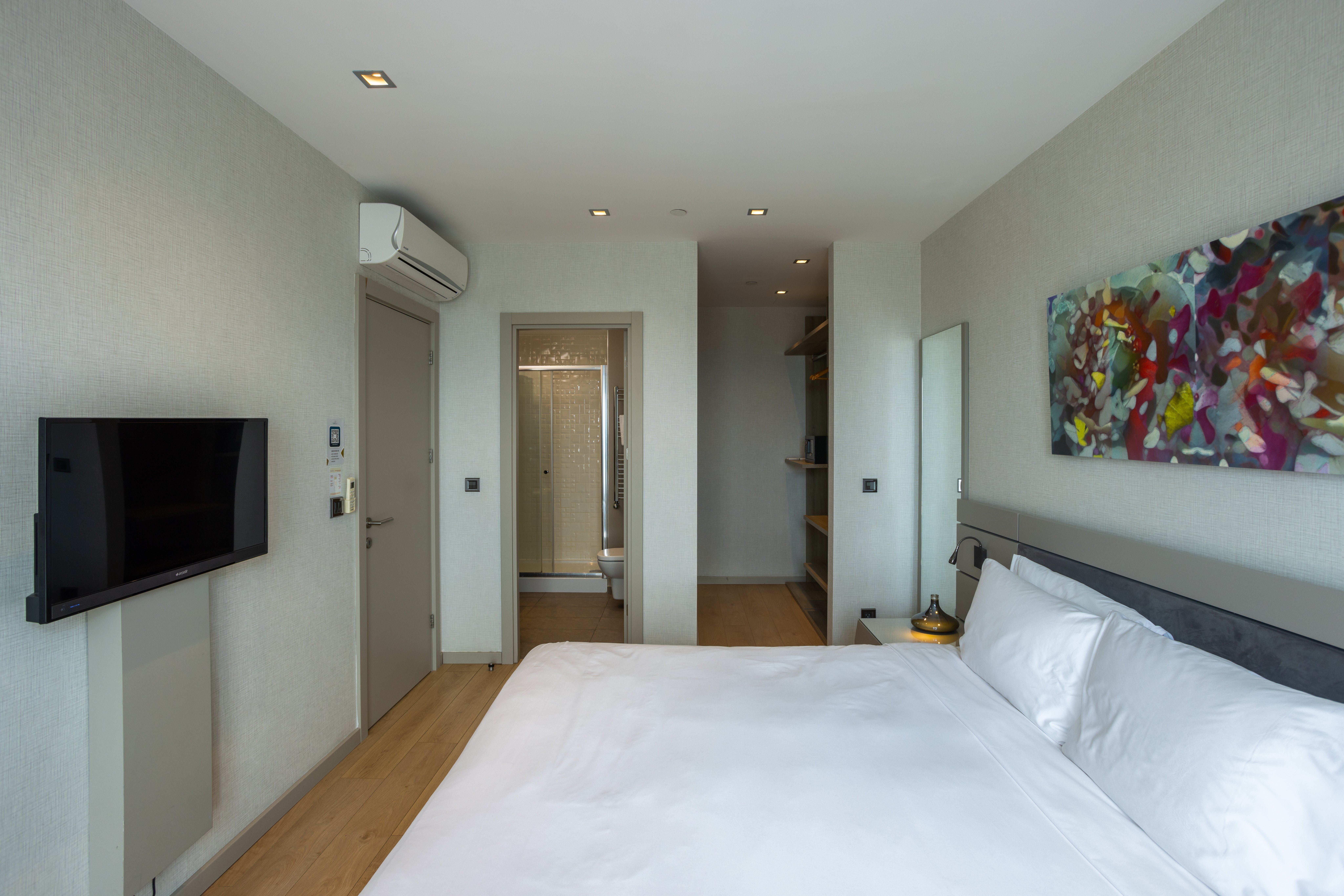 2 BEDROOMS, PREMIER