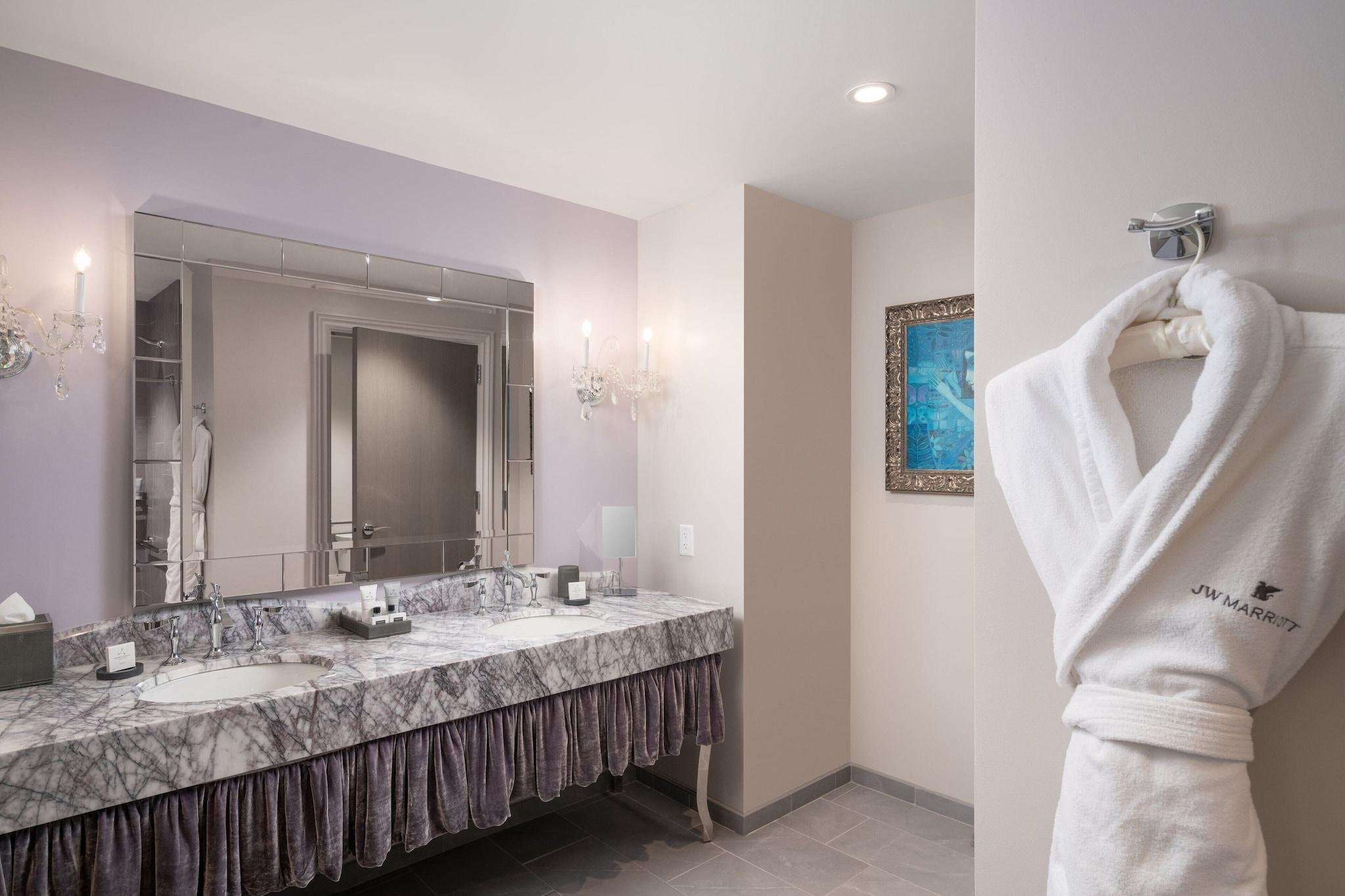 غرفة بسرير كينج، Jw Marriott Savannah Plant Riverside District 9/10