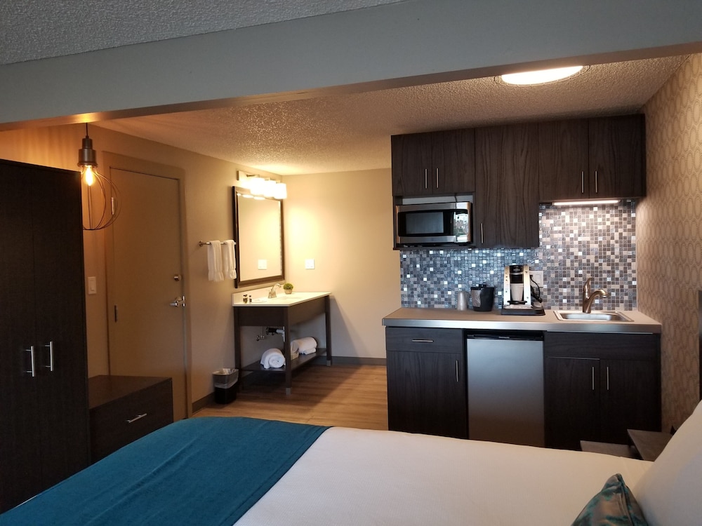The Hotel Y, a Dazzler Select by Wyndham 16/21
