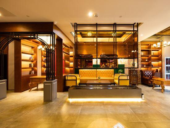 James Joyce Coffetel Hotel (Jinan West Railway Station Convention and Exhibition Center) 10/47