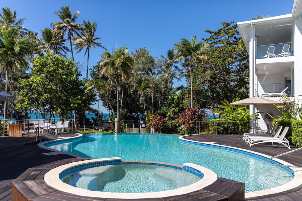 Beaches Port Douglas 66/69