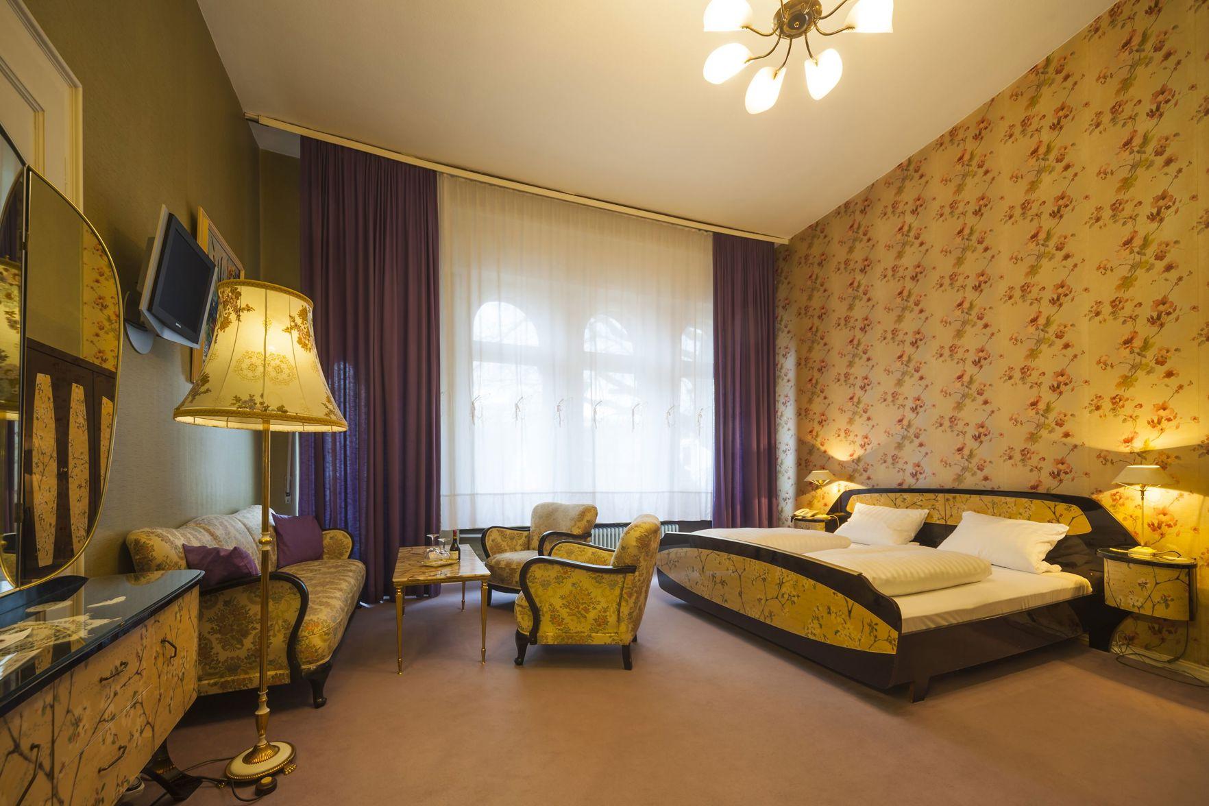 Hotel am Berg 8/17