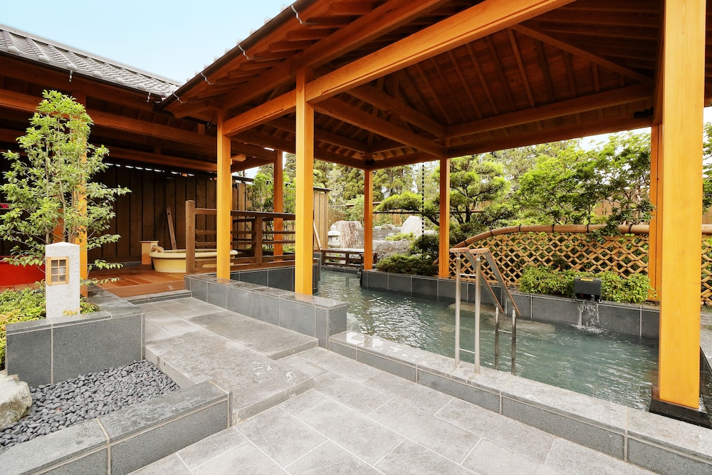 International Resort Hotel Yurakujo 27/50