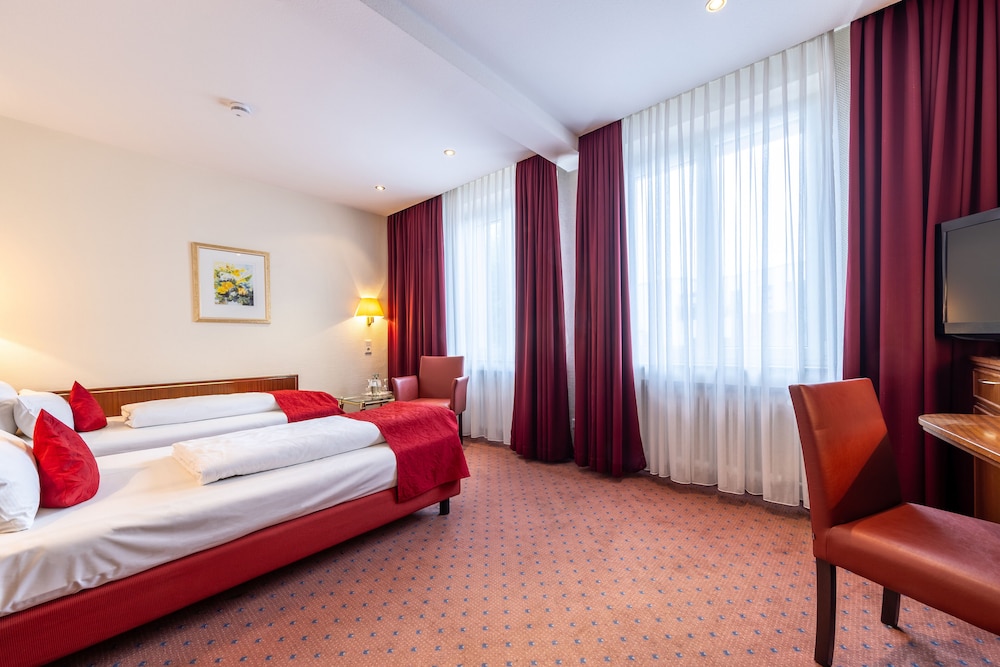 Guennewig Hotel Uebachs 6/29