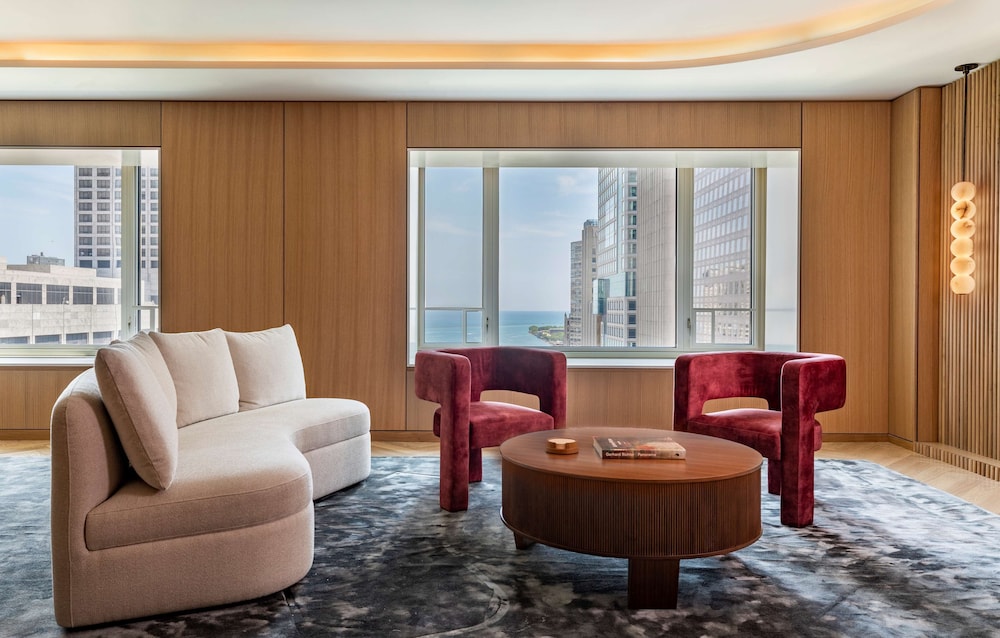 Park Hyatt Chicago 66/91