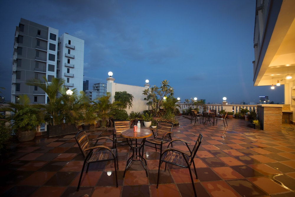 RELAX HOTEL 55/55