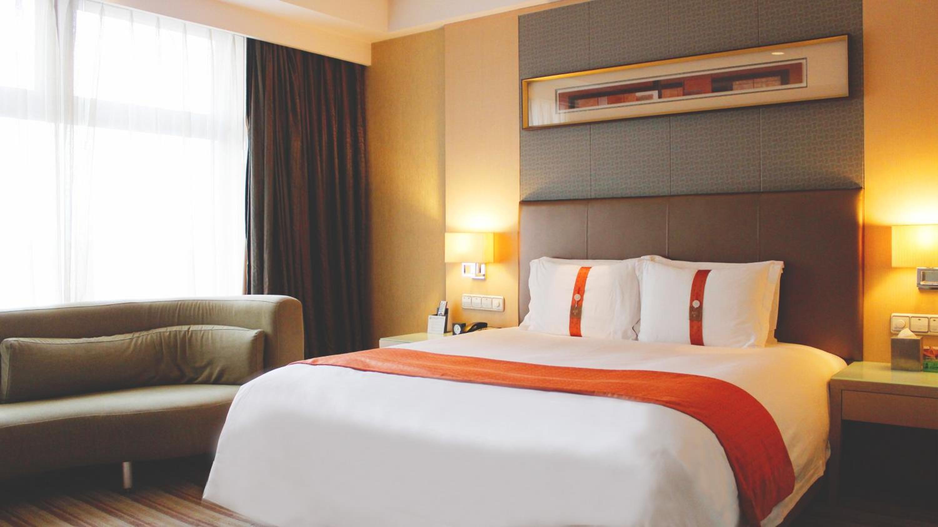 Holiday Inn Qingdao Parkview 13/49