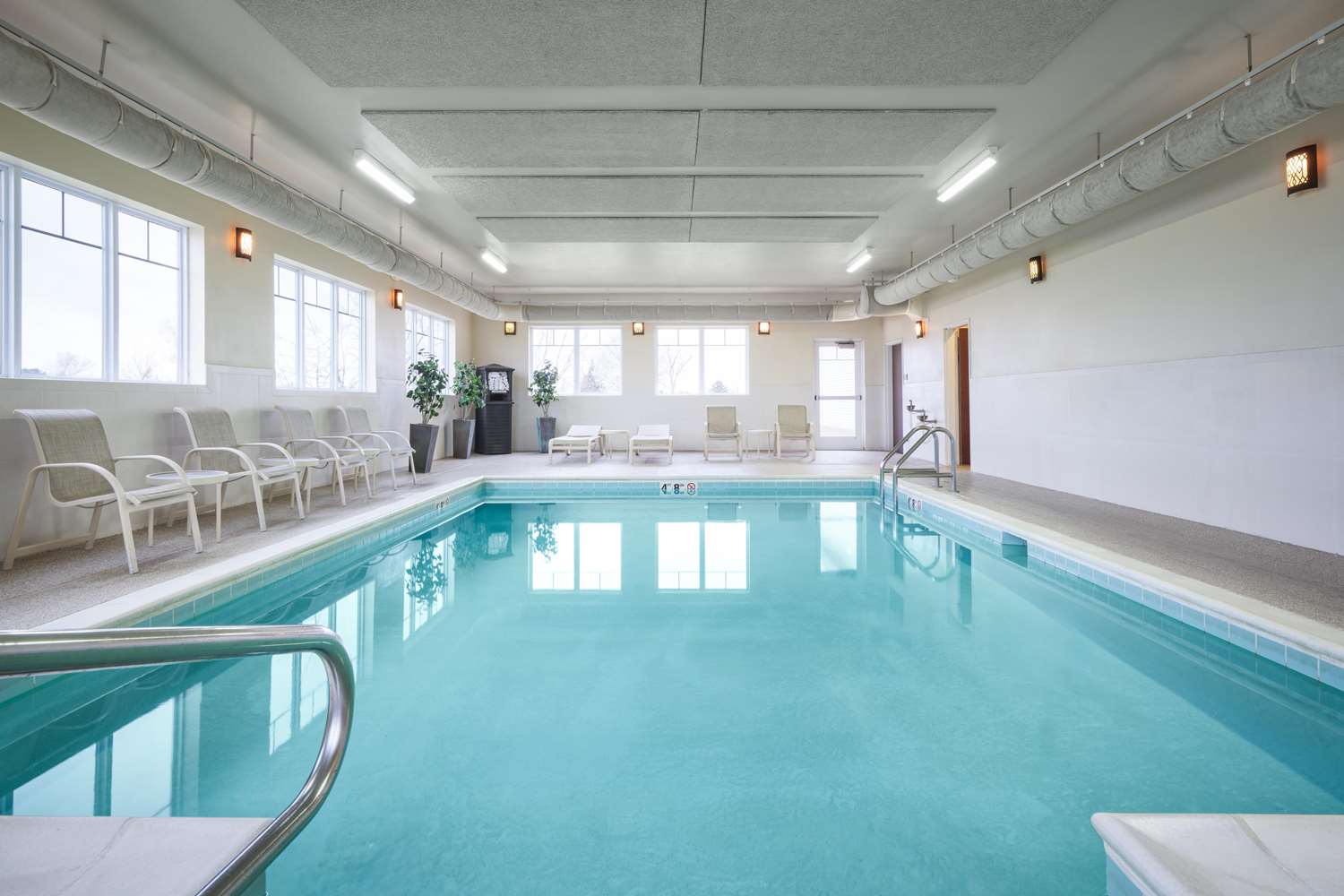 Green Mill Village Hotel & Suites, BW Signature Collection 4/12