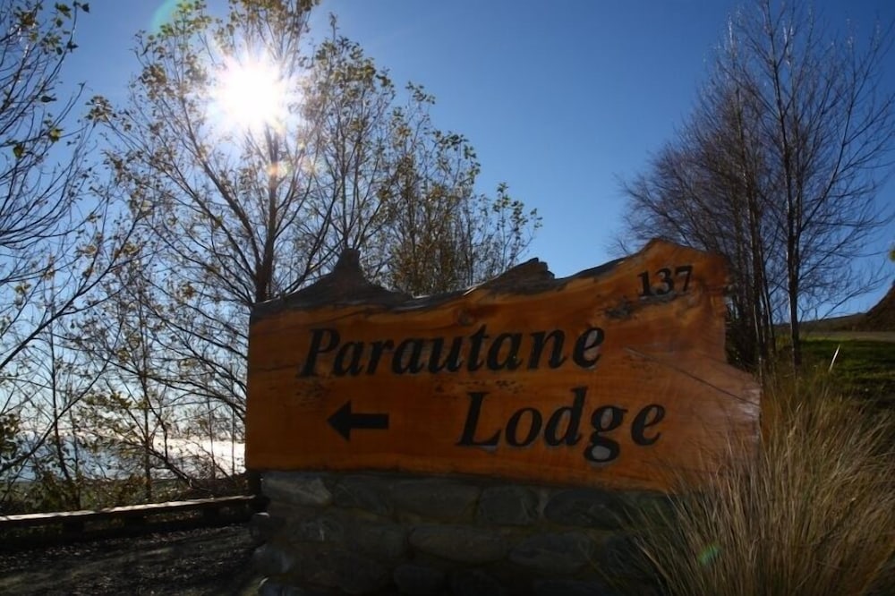 Parautane Lodge 3/50
