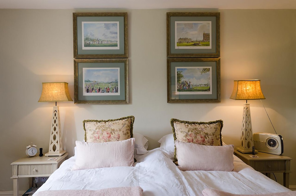 Heron House Bed &amp; Breakfast 6/23