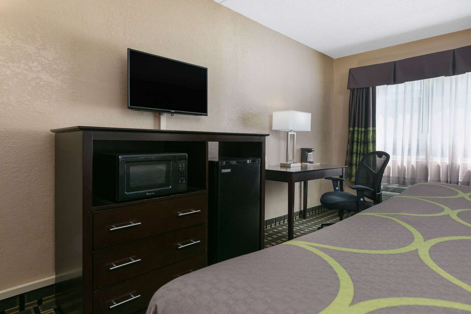 Super 8 By Wyndham Grand Prairie North 22/29
