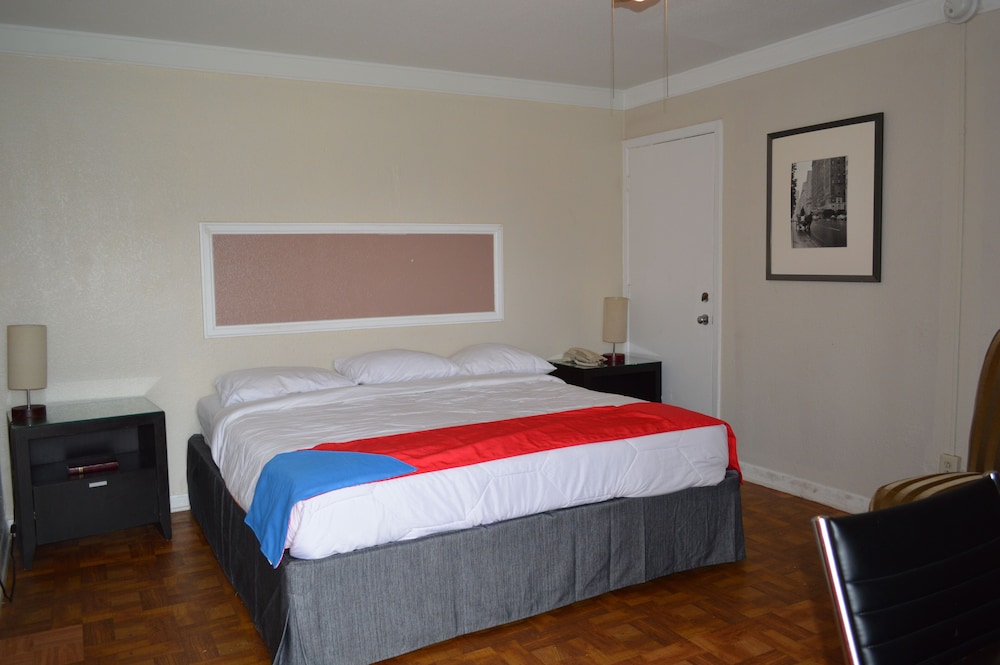 Hotel Houston, TX near Medical Center/NRG Stadium 7/39