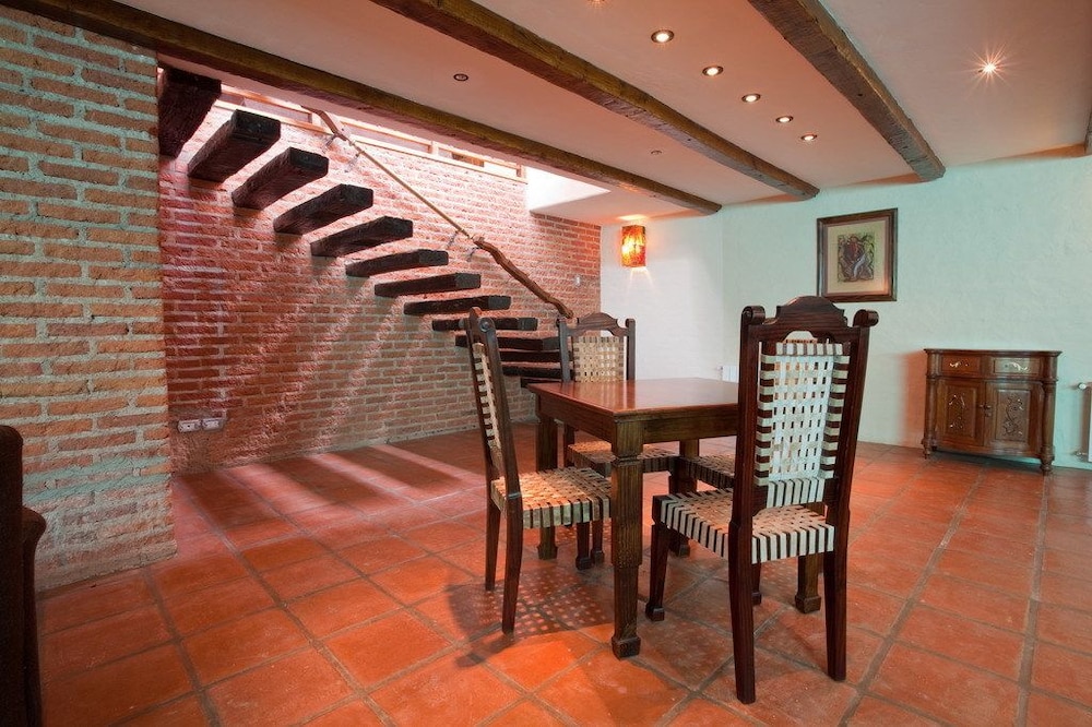Marques de Tojo Hotel 53/63