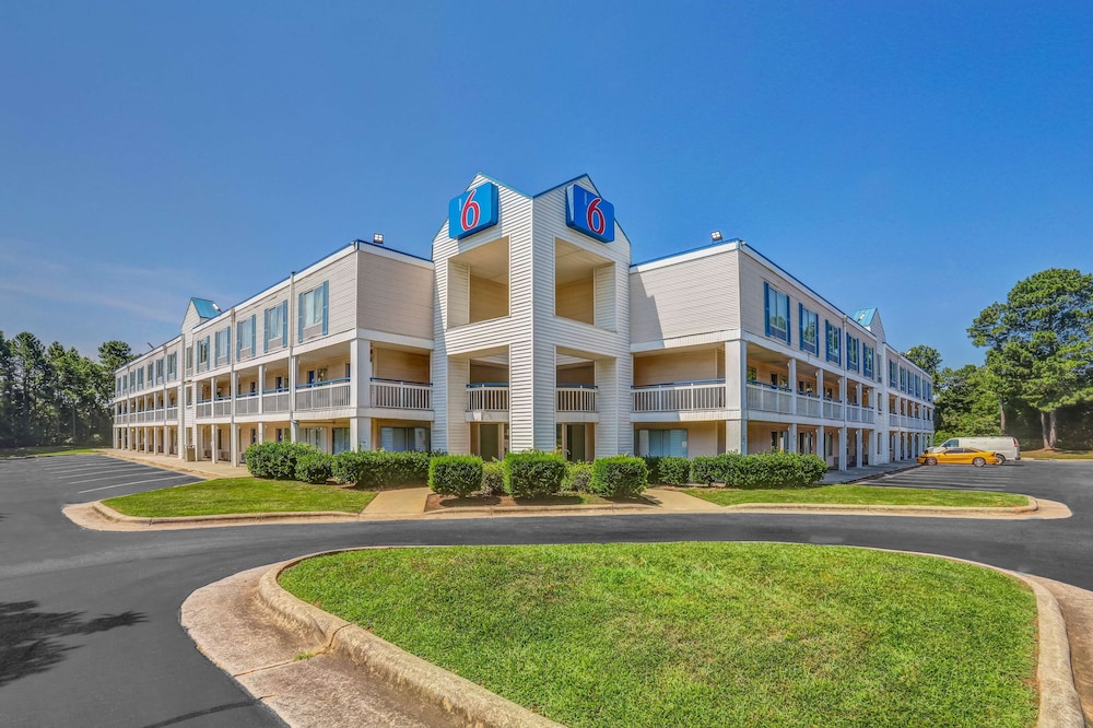 Motel6 Raleigh, NC - North 46/50
