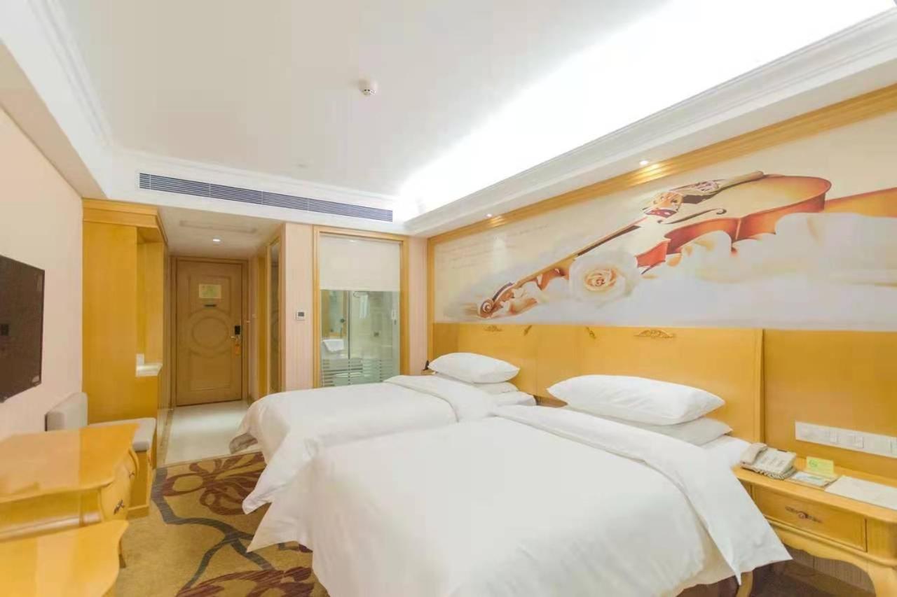 Vienna International Hotel (Hubei Tianmen Donghu Food Street) 15/23