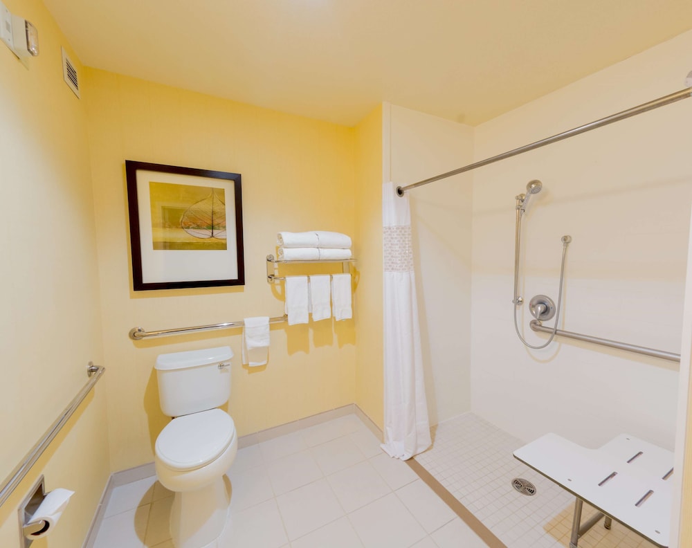 Hampton Inn Suites Riverside Corona East 23/66