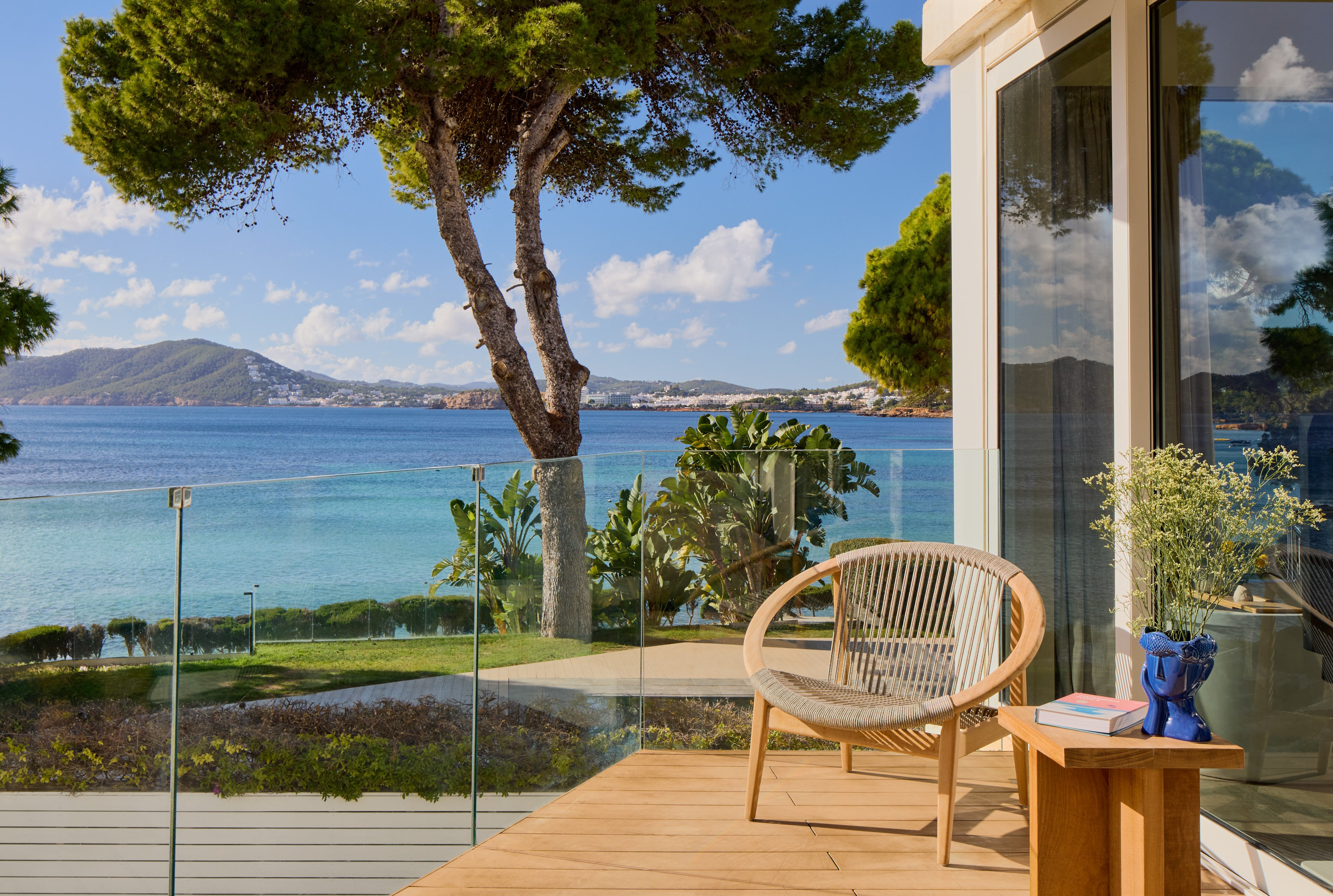 ME Ibiza - The Leading Hotels of The World 40/80