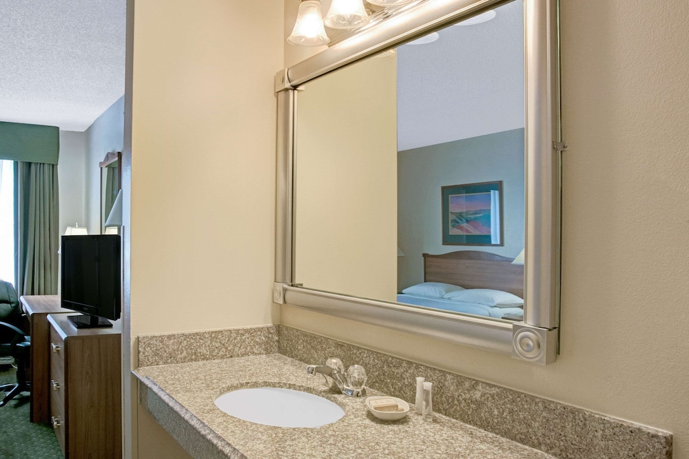 Comfort Inn I45 South Conroe, TX 19/35