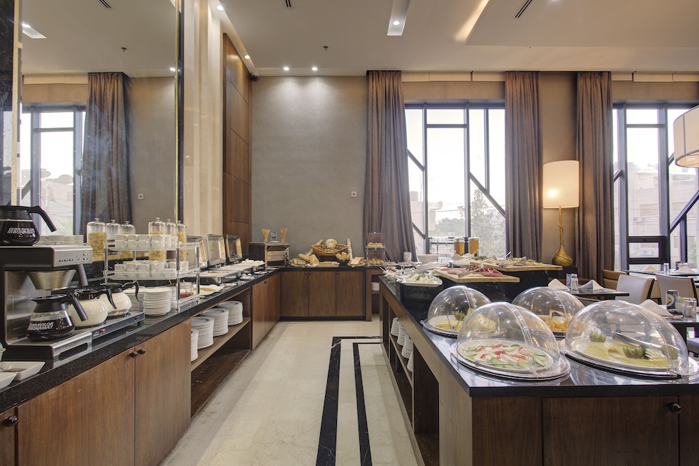 The House Boutique Suites 55/68