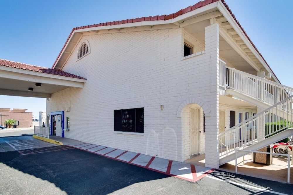 Motel6 Eloy, AZ - Casa Grande 55/60