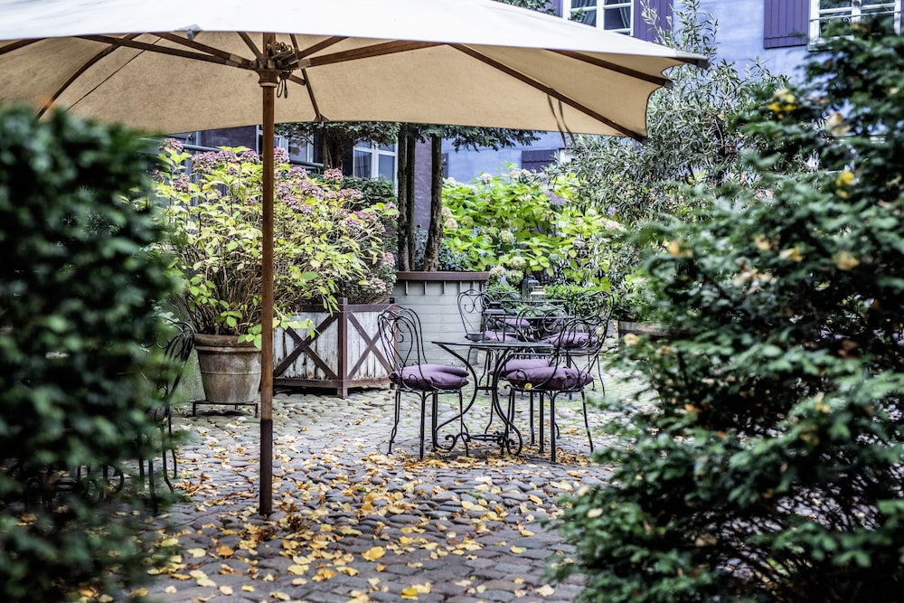 Villa Provence Hotel 57/61