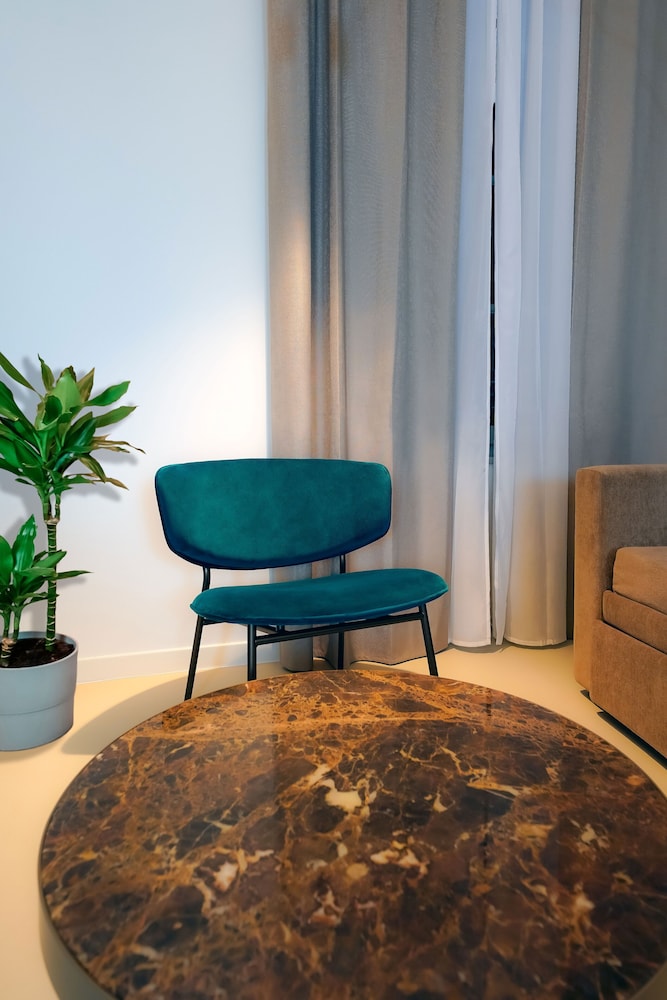 Bergamo Inn 21 25/29