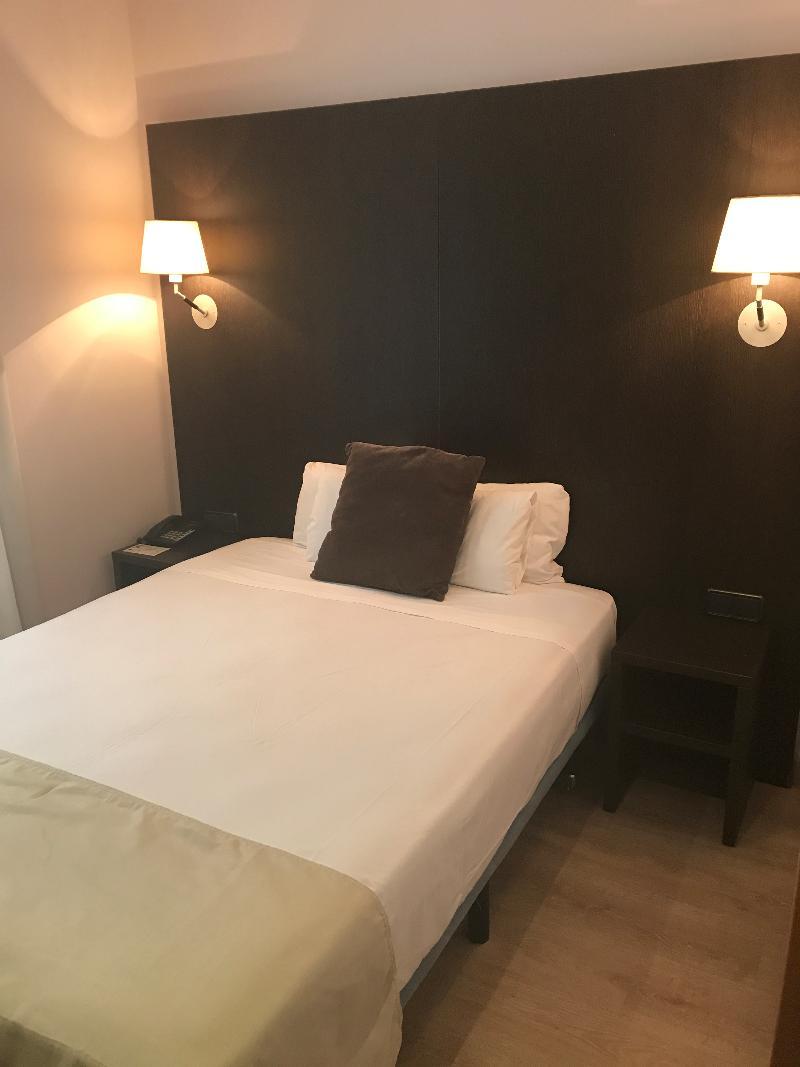 Room, Single