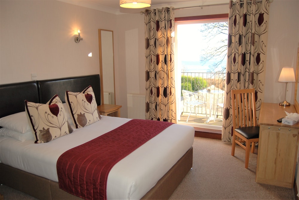 Kingswood Hotel 3/32